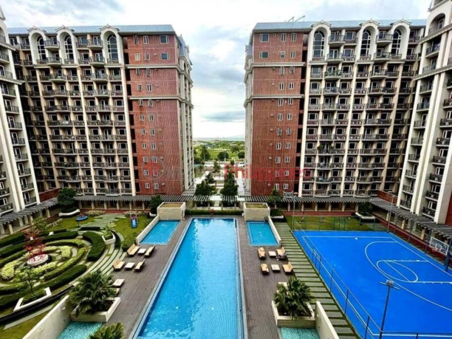 Monarch Parksuites - Balmoral Place Paranaque City Exteriör bild