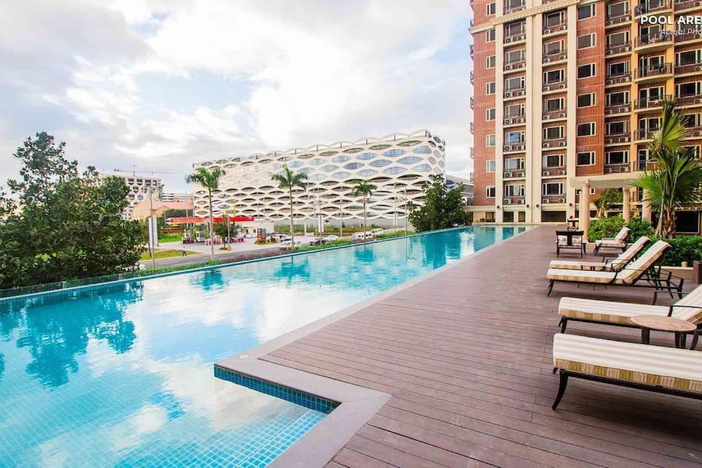 Monarch Parksuites - Balmoral Place Paranaque City Exteriör bild